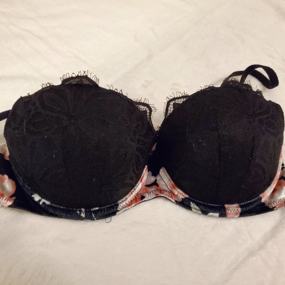 Lace swayed PINK Bra